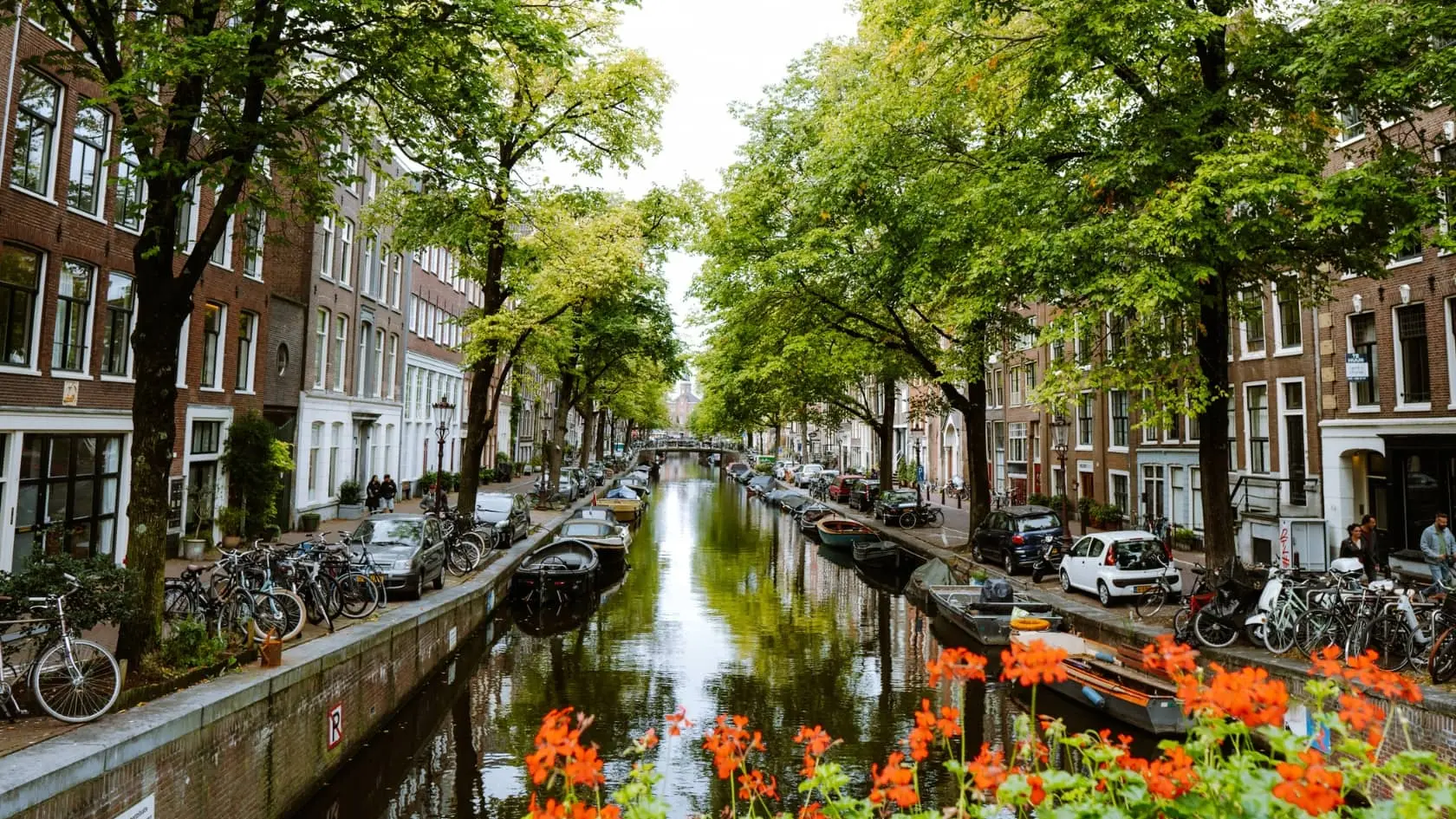 BRUSSEL – AMSTERDAM (210 KM : 2 H 55 MIN)