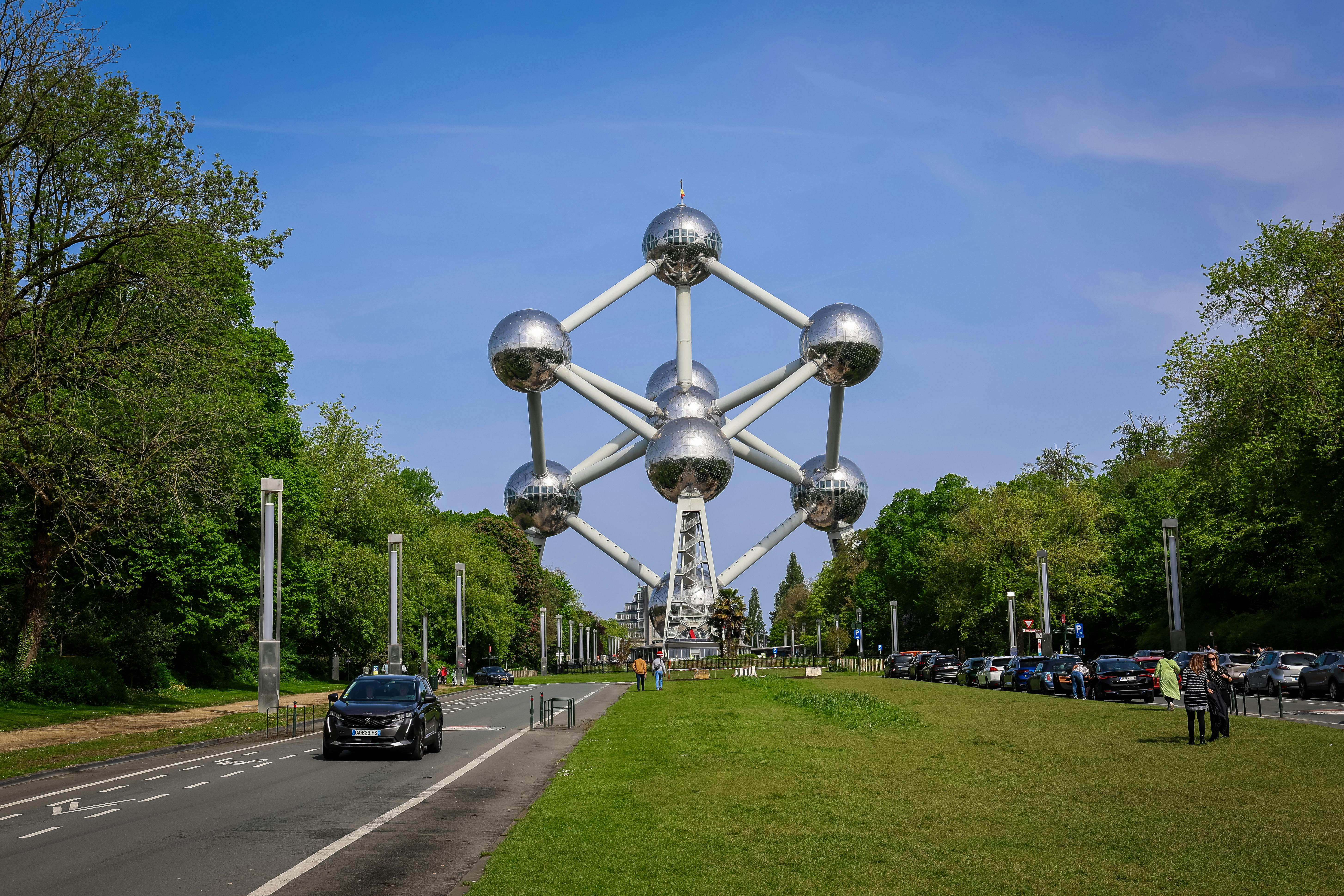 PARIS – BRUSSELS (315 KM : 4 H)